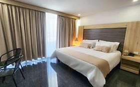 Hotel BE Suites Cali